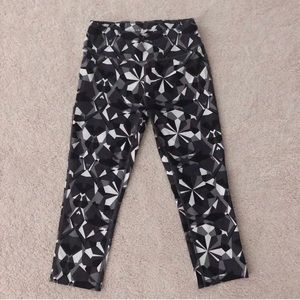 DKNY legging great for yoga exercises